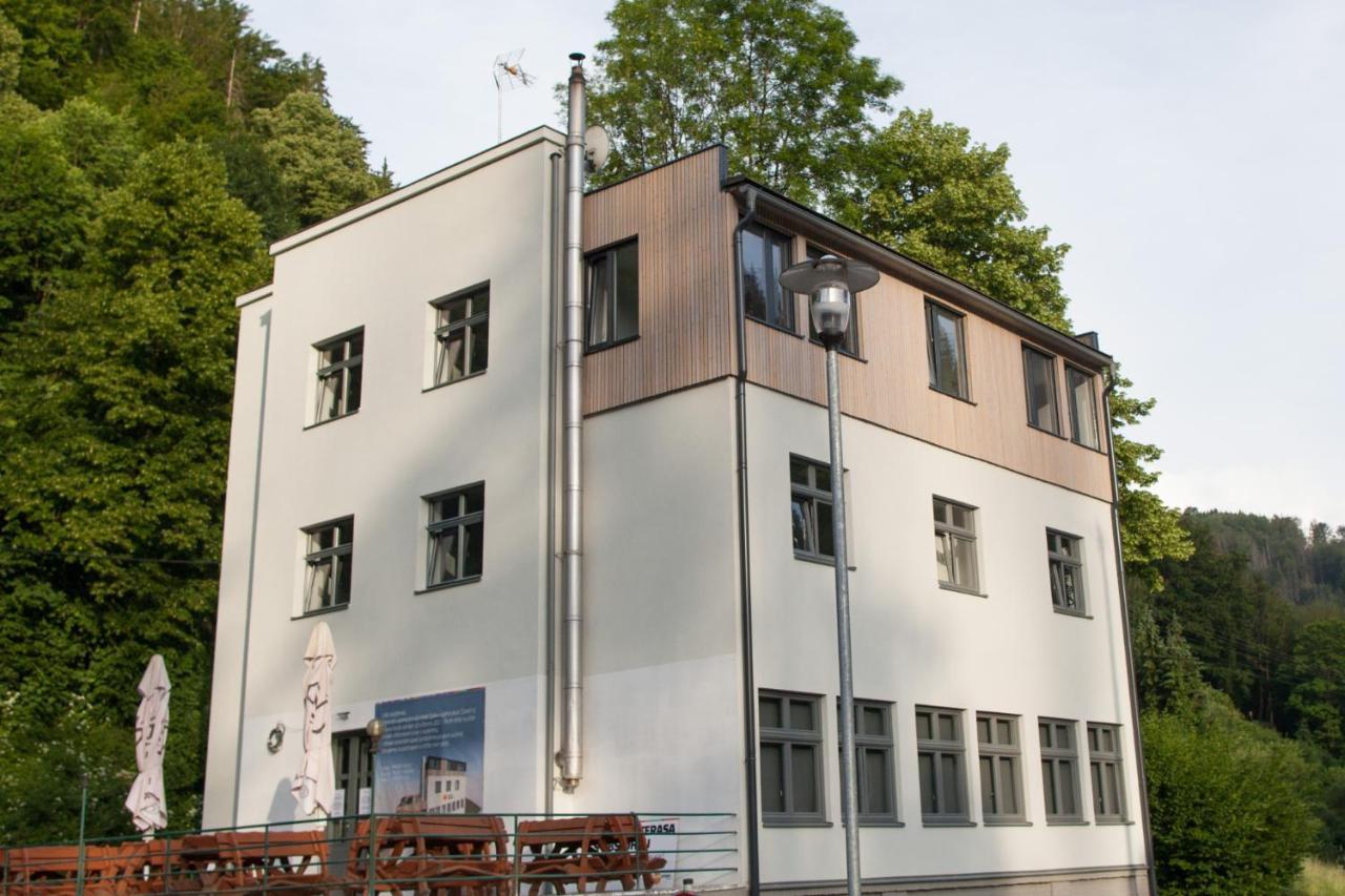 Hotel Spalov Семіли Екстер'єр фото
